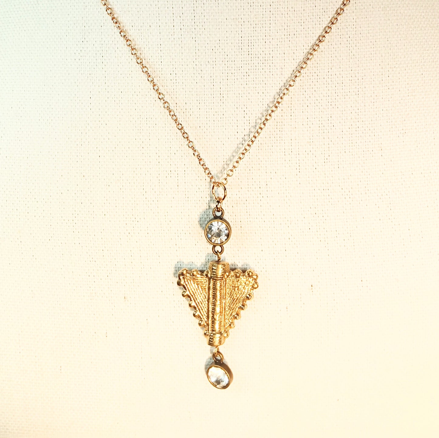 8601 Brass N Crystals Necklace