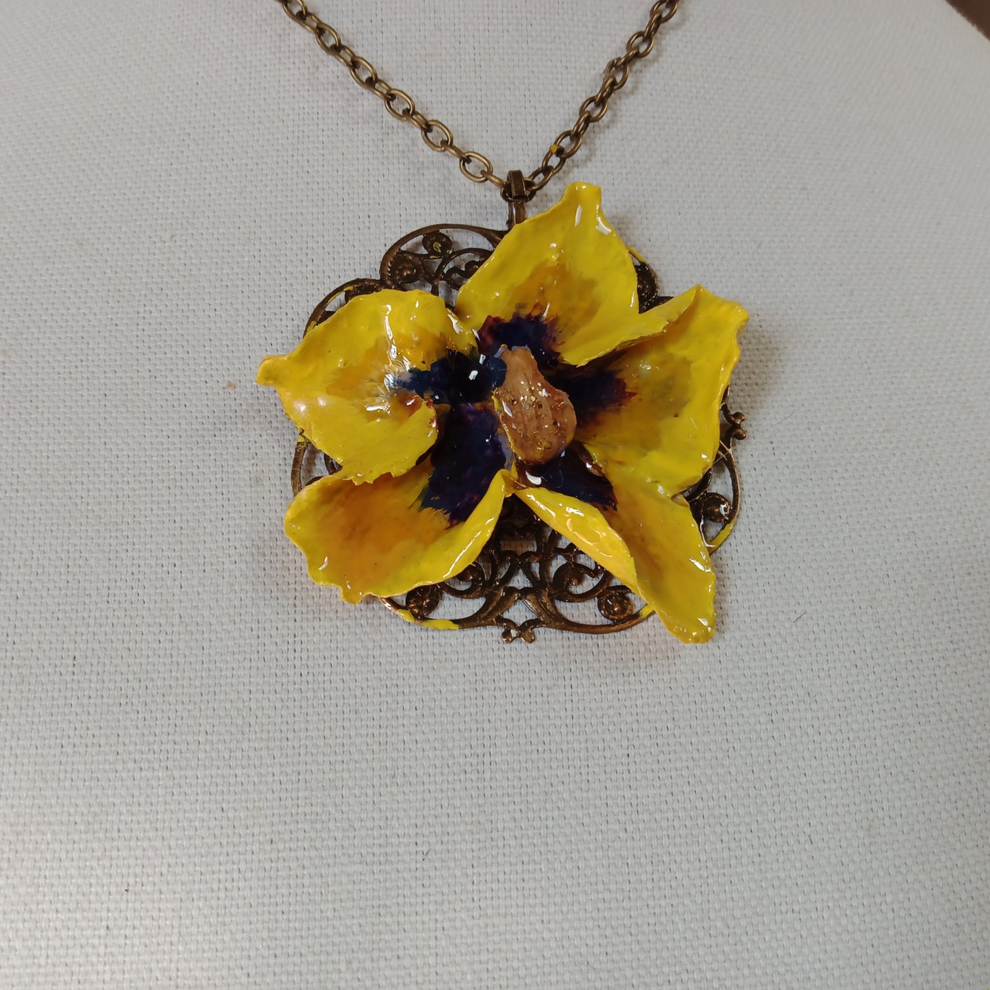 9907 Sunshine Orchid Necklace