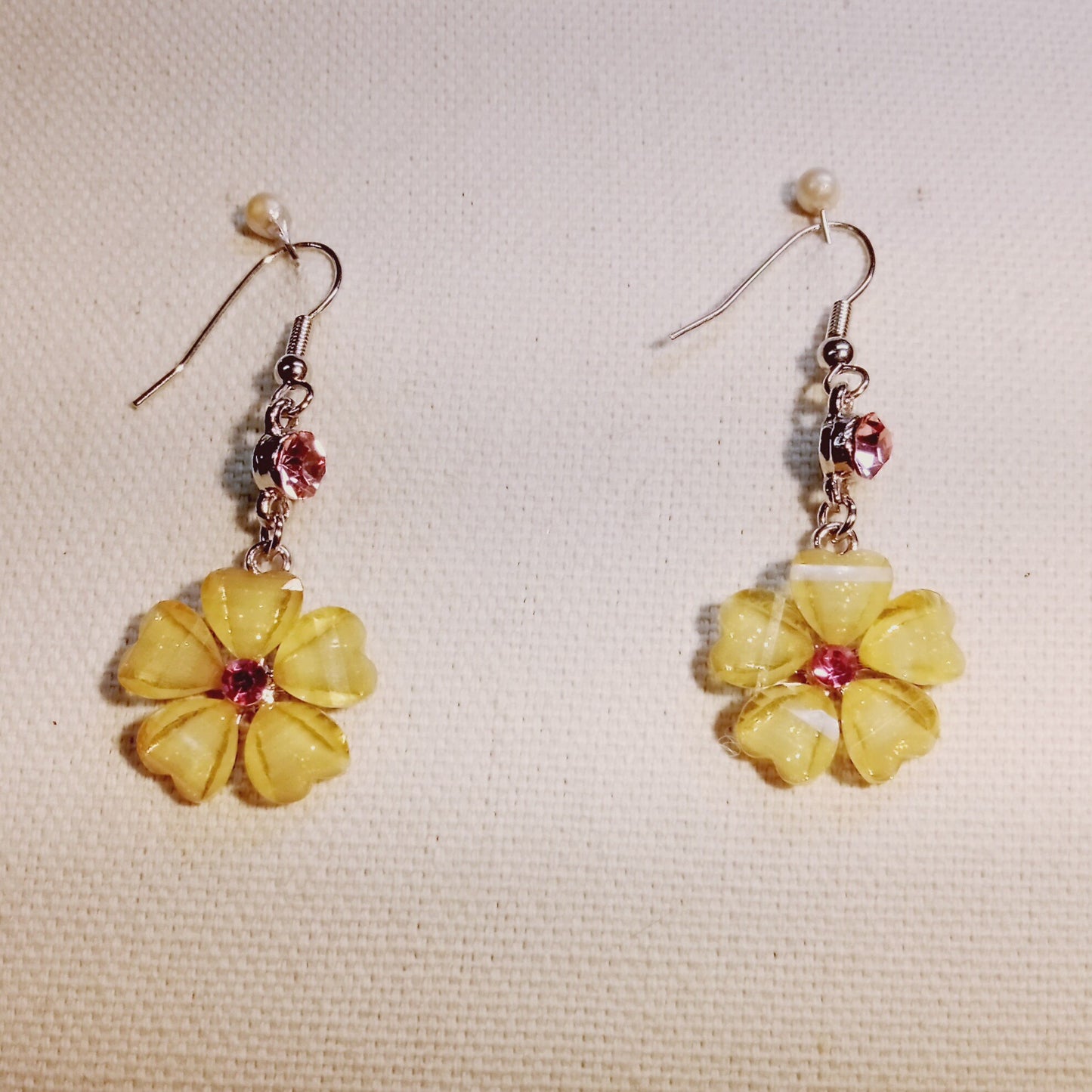 8701 Light Pink Daisy Earrings