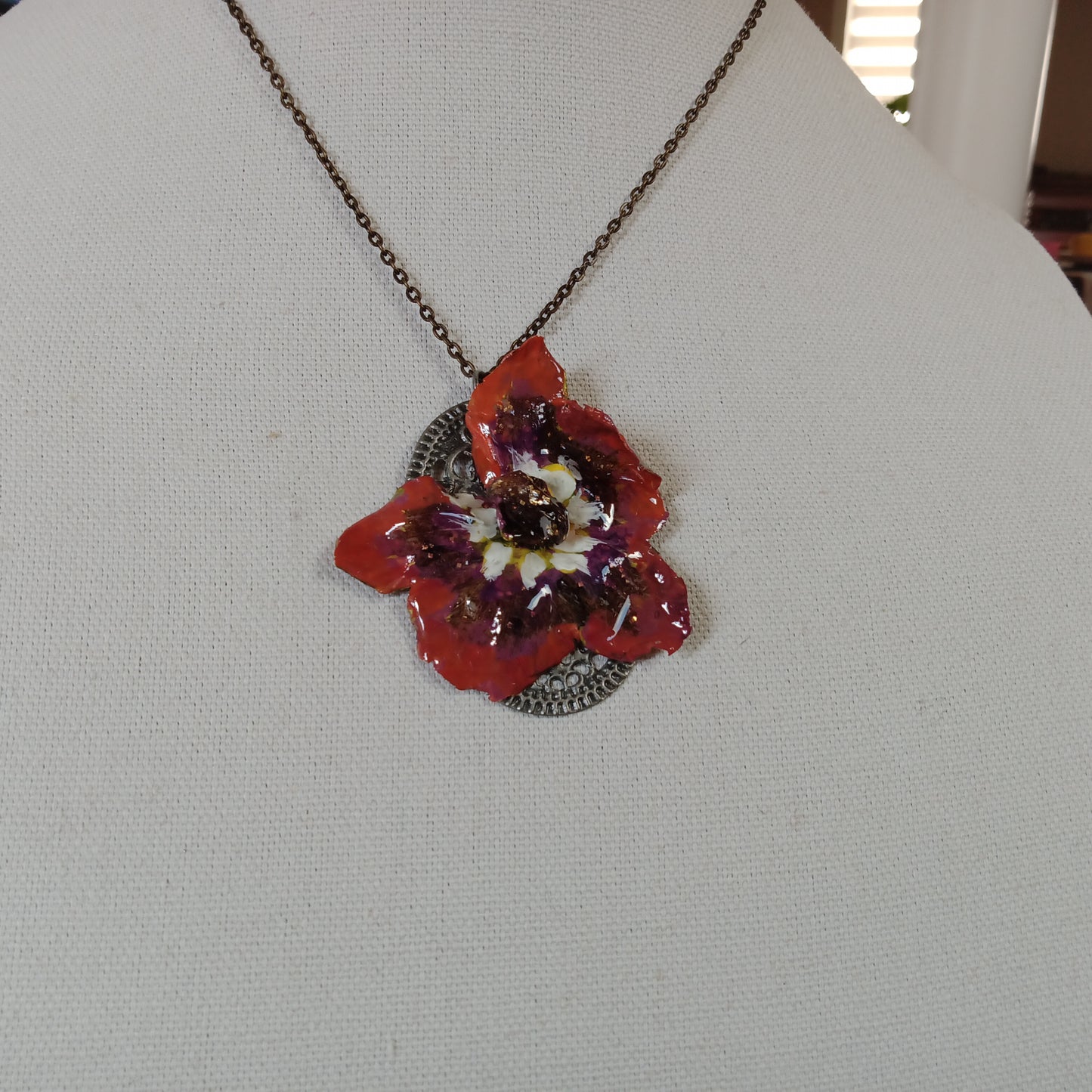 9902 White Heart Orchid Necklace
