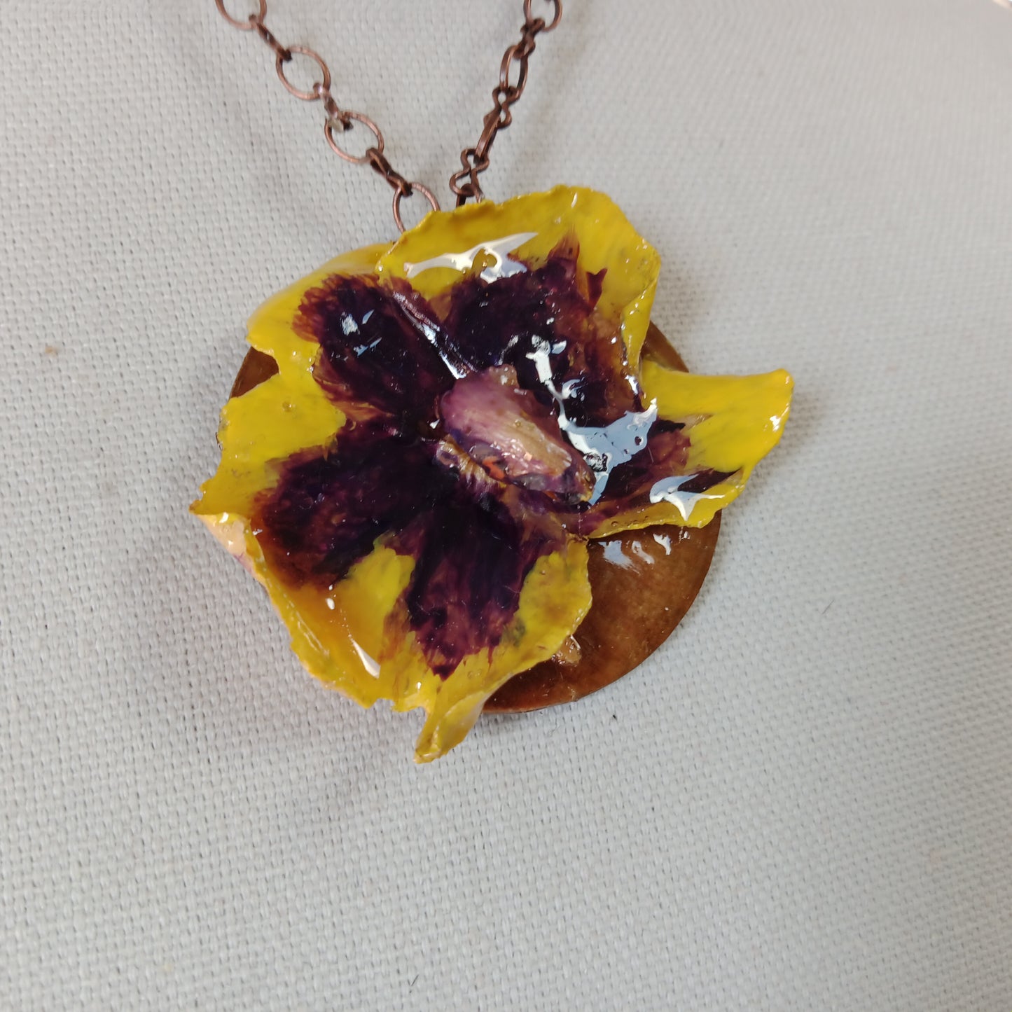 9905 Touch Wood Orchid Necklace